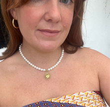 Load image into Gallery viewer, Sun / Moon Pearly Necklace

