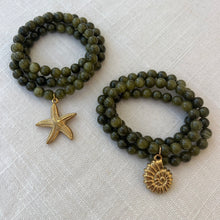Load image into Gallery viewer, Green Autumn Necklace
